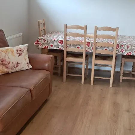 Willow 4 Bed, Cosy Stopover, Dogs Welcome * Thornton-le-Beans