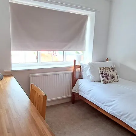 Willow 4 Bed, Cosy Stopover, Dogs Welcome * Thornton-le-Beans