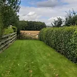 Willow 4 Bed, Cosy Stopover, Dogs Welcome